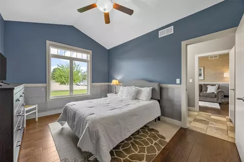 Bedroom - 3003 Cedar River Ct NE, Cedar Rapids, IA 52411 photo 2 of 4