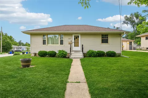467 18th St NW, Cedar Rapids, IA 52405