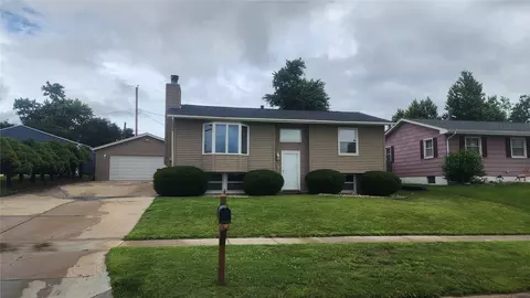 2608 Willow St SW, Cedar Rapids, IA 52404