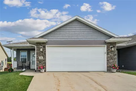 506 Meadow Oak Cir, Fairfax, IA 52228