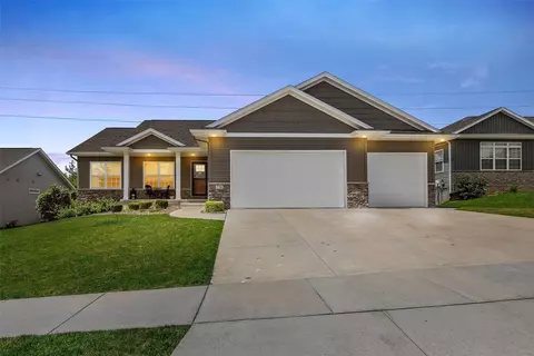 1710 Bobcat Dr NW, Cedar Rapids, IA 52405