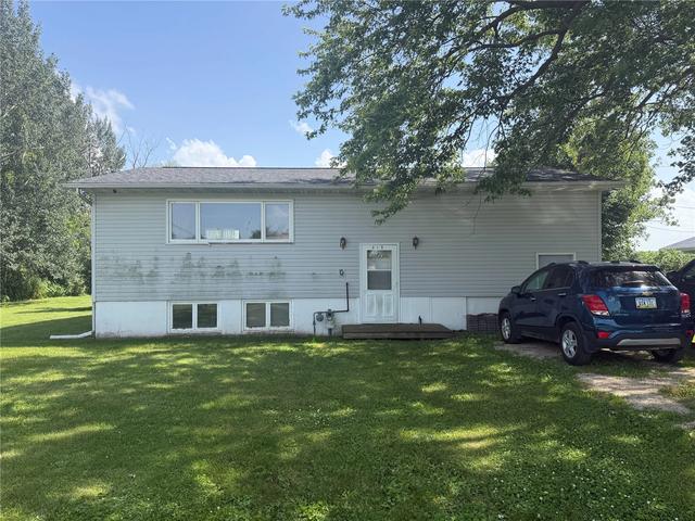 215 Kohl St, Martelle, IA 52305