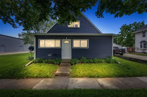 1001 17th St NE, Cedar Rapids, IA 52402