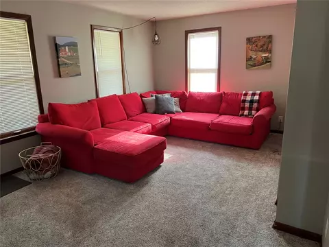 1930 E Avenue Ave NW, Cedar Rapids, IA 52405