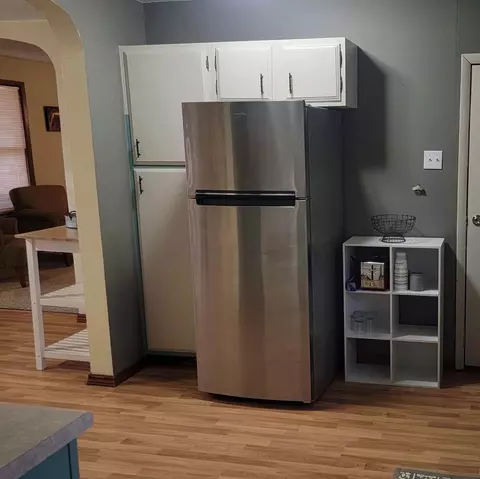 Kitchen - 1930 E Avenue Ave NW, Cedar Rapids, IA 52405 photo 2 of 2