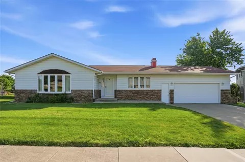 3904 Sally Dr NE, Cedar Rapids, IA 52402