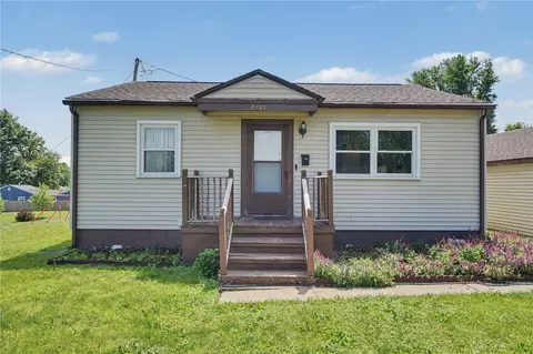 2411 Linwood St SW, Cedar Rapids, IA 52404