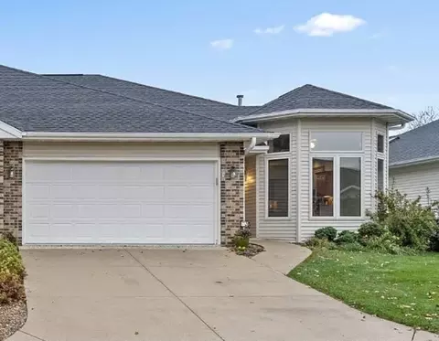 633 Tiffany Dr NE, Cedar Rapids, IA 52402