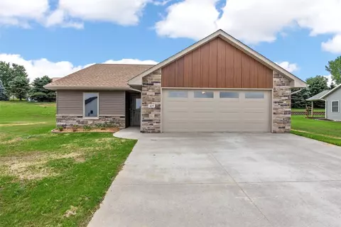 425 Council St, Anamosa, IA 52205