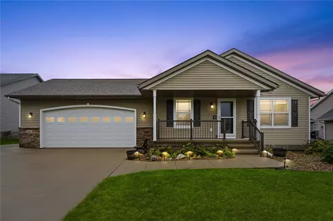 5601 Ruhd St SW, Cedar Rapids, IA 52404