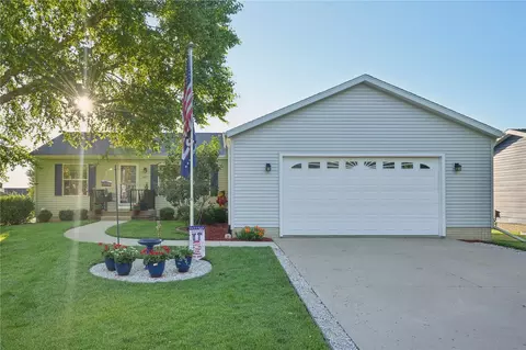 602 S Jackson St, Lisbon, IA 52253