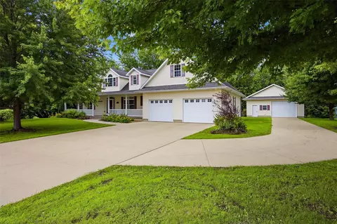 2675 Madison Ln, Urbana, IA 52345
