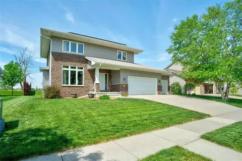 220 E Jefferson St, North Liberty, IA 52317