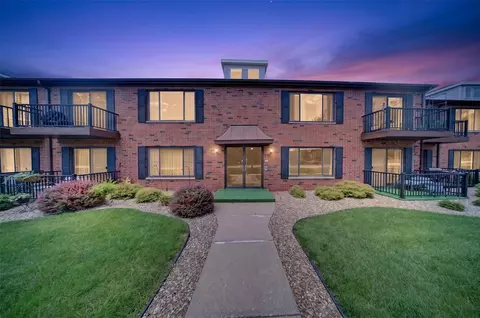 430 29th Street Dr SE #8, Cedar Rapids, IA 52403