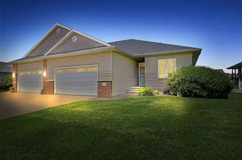 912 NE Dorchester Pl NE #912, Cedar Rapids, IA 52402