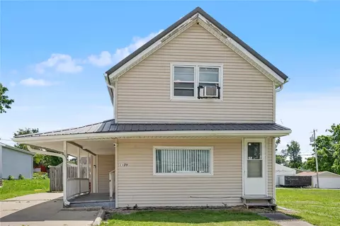 1109 14th Ave SW, Cedar Rapids, IA 52404