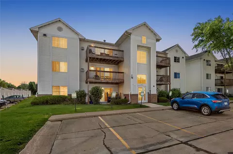 4611 1st Ave SW #7, Cedar Rapids, IA 52405