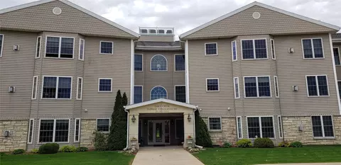 1701 130th St #308, Anamosa, IA 52205