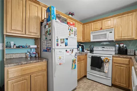 Kitchen - 3840 37th Ave SW #E, Cedar Rapids, IA 52404 photo 2 of 4