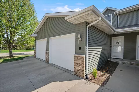 3840 37th Ave SW #E, Cedar Rapids, IA 52404