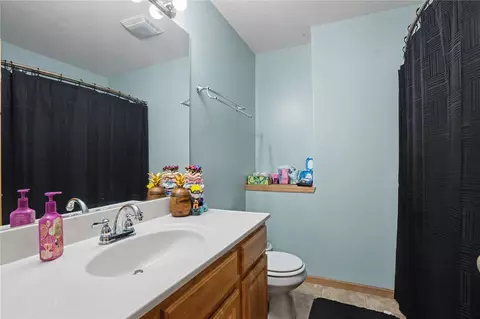 Bath - 3840 37th Ave SW #E, Cedar Rapids, IA 52404 photo 1 of 1