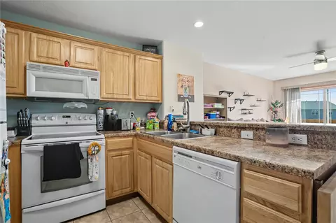 Kitchen - 3840 37th Ave SW #E, Cedar Rapids, IA 52404 photo 4 of 4