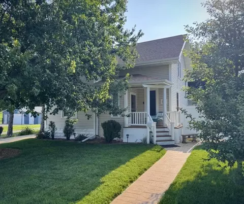 1715 7th Ave, Belle Plaine, IA 52208