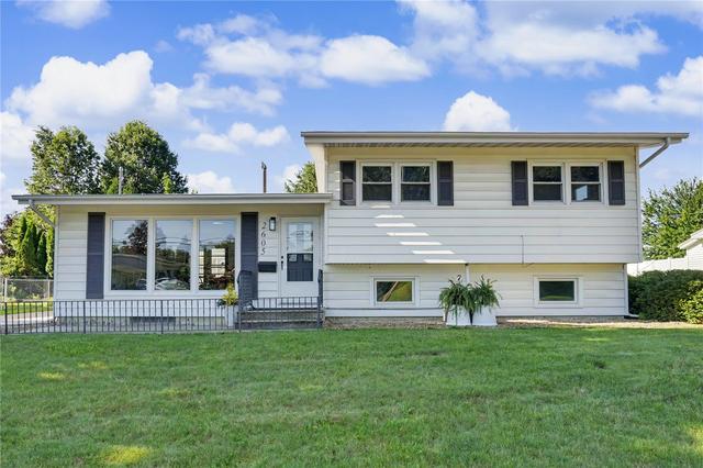 2605 1st Ave, Marion, IA 52302
