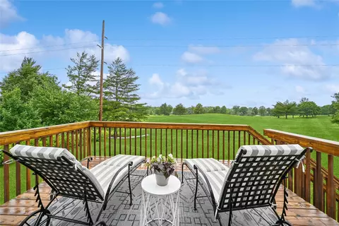 948 Willow Ln, Lisbon, IA 52253