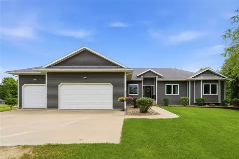 7977 218th Ave, Martelle, IA 52305
