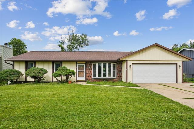 23 Clive Dr NW, Cedar Rapids, IA 52405