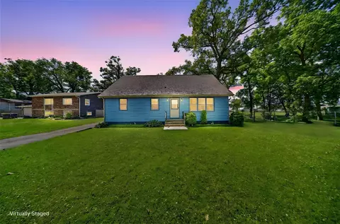 113 Chaffee Dr, Hiawatha, IA 52233