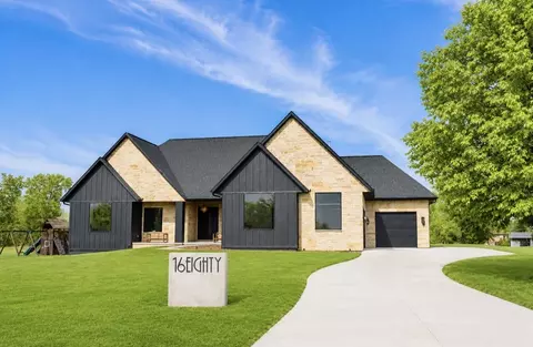 1680 Timberlake Run, Cedar Rapids, IA 52403