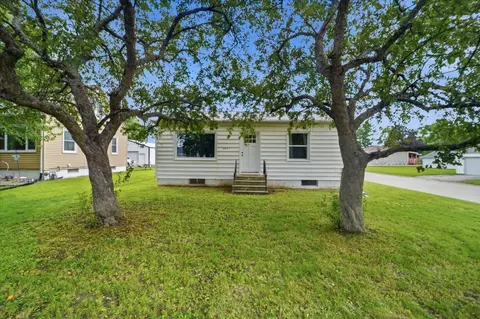 602 End Ave, Evansdale, IA 50707