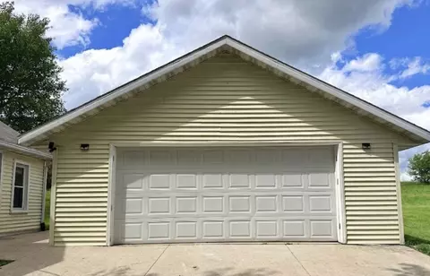 Exterior - 711 Main St, Shellsburg, IA 52332 photo 2 of 3