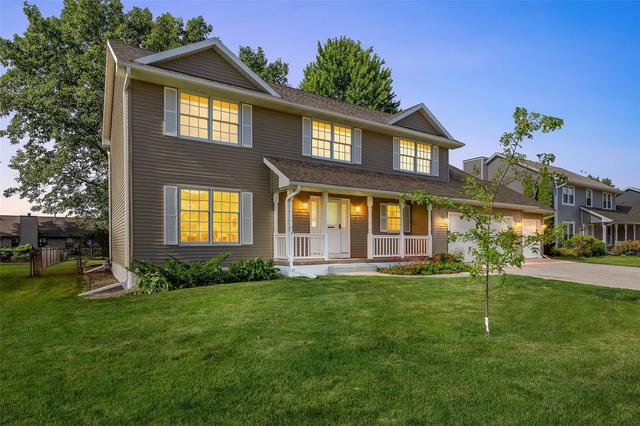 1077 Milstead Dr, Hiawatha, IA 52233