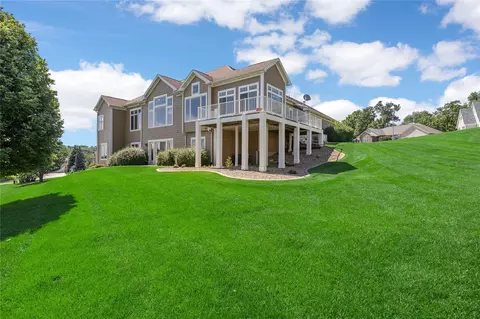 Exterior - 6706 Cedar View Ct NE, Cedar Rapids, IA 52411 photo 6 of 7