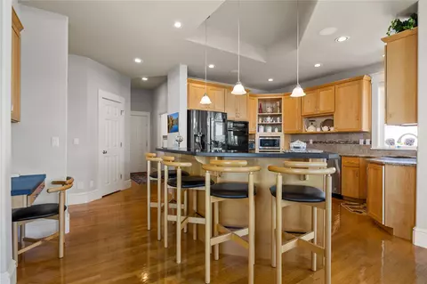 Kitchen - 6706 Cedar View Ct NE, Cedar Rapids, IA 52411 photo 2 of 7