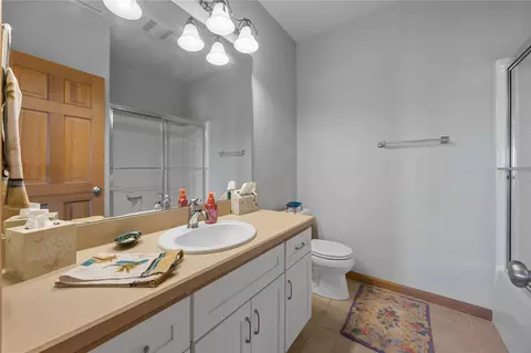 Bath - 6706 Cedar View Ct NE, Cedar Rapids, IA 52411 photo 5 of 5