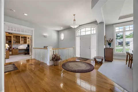 Entry Way - 6706 Cedar View Ct NE, Cedar Rapids, IA 52411 photo 1 of 3