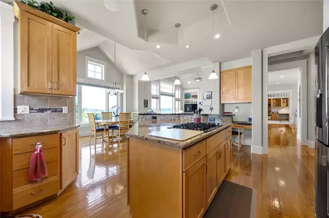 Kitchen - 6706 Cedar View Ct NE, Cedar Rapids, IA 52411 photo 3 of 7