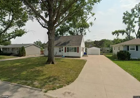 2125 Richard Dr NE, Cedar Rapids, IA 52402