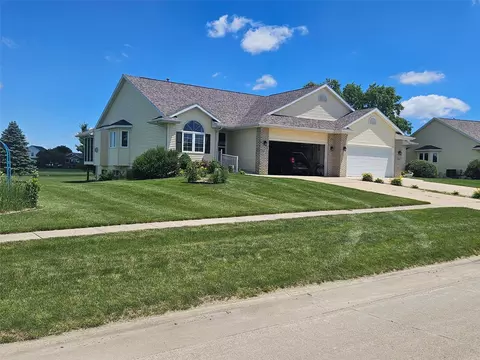 201 Wildcat Trl, Shellsburg, IA 52332