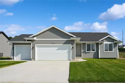 1814 Shady Grove Rd SW, Cedar Rapids, IA 52404