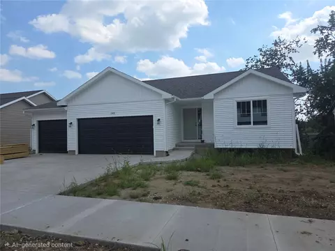 1901 Holly Meadow Ave SW, Cedar Rapids, IA 52404