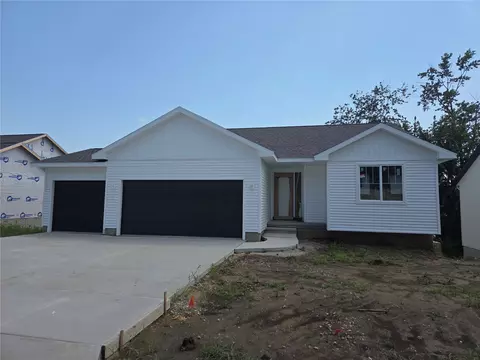 1901 Holly Meadow Ave SW, Cedar Rapids, IA 52404