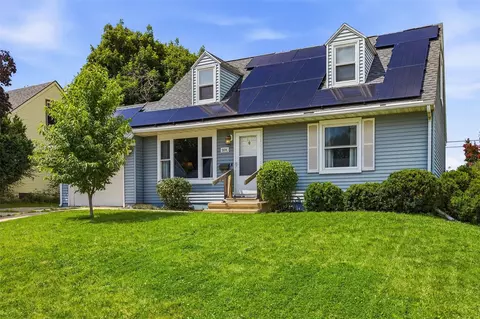5134 Gordon Ave NW, Cedar Rapids, IA 52405