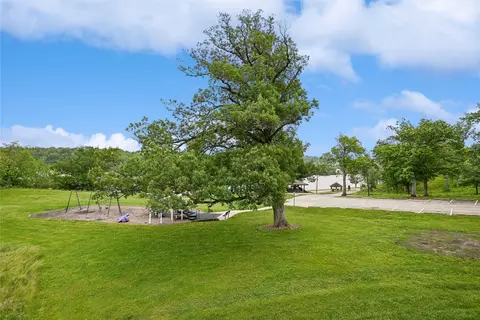 2245 Tranquil Ct NW, Cedar Rapids, IA 52405