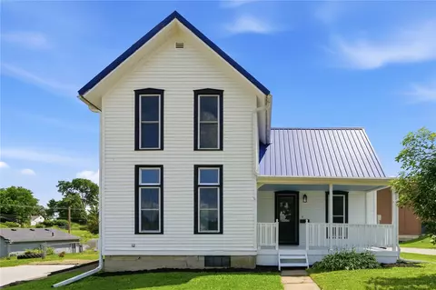 1405 5th Ave, Marion, IA 52402