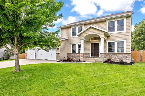 2100 Pike Ct, Marion, IA 52302